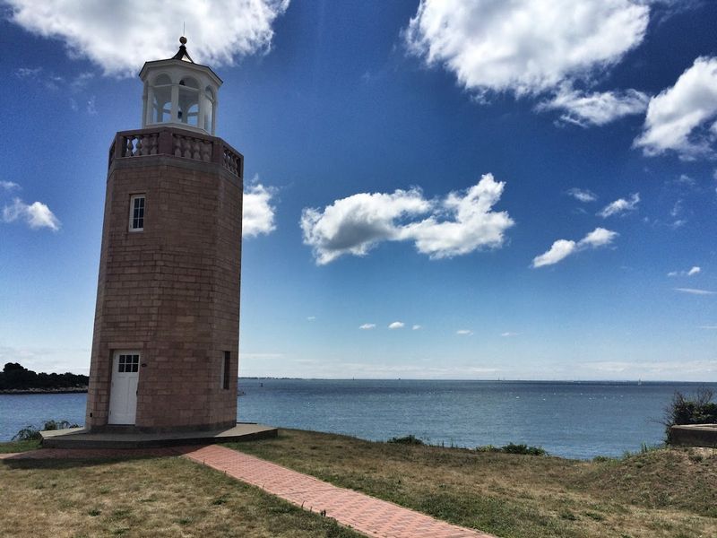 A Simple Stop For Sea Air