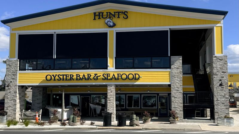 10 No-Frills Seafood Shacks In Florida That Are Totally Worth The Trip - Decor Hint Hunt's Oyster Bar And Seafood, Panama City