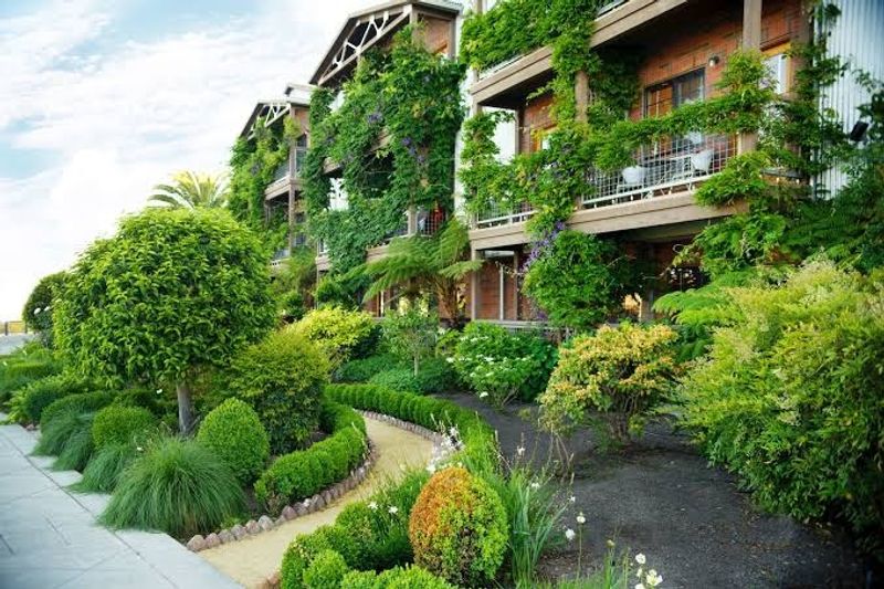 11 California Historic Hotels And Inns That Feel Like Stepping Into Another Era - Decor Hint Napa River Inn, Napa