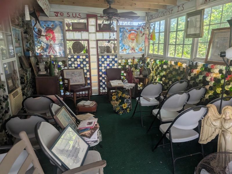 The Little-Known North Carolina Art Stop Where Painted Glass Turns A Roadside Yard Into A Wild Outdoor Gallery - Decor Hint Free Admission Keeps The Stop Wonderfully Low-Key