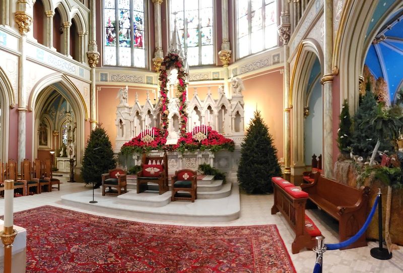 Organ Music That Fills The Entire Cathedral