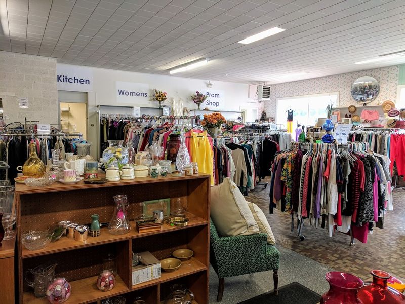 8 Hidden Connecticut Thrift Stores You'll Love Exploring This Weekend - Decor Hint COMO Thrift Shop, Stonington