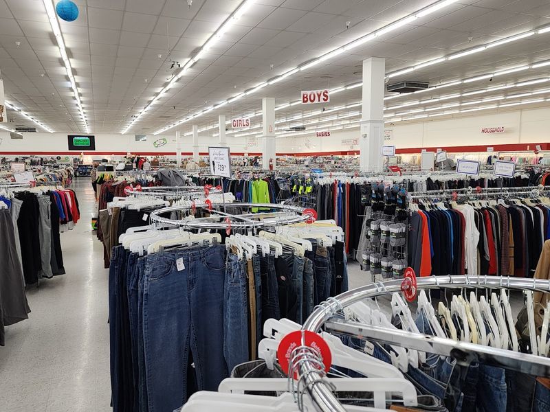 The Color-Coded Tag Sale System Is Genius