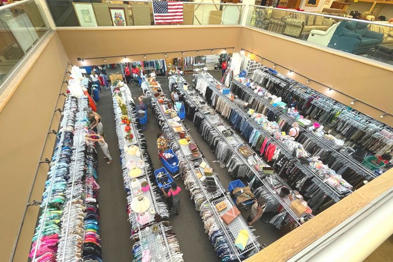 This Florida Thrift Store Proves You Don't Need A Big Budget To Dress Well - Decor Hint Shopping Smart Means Knowing When To Go