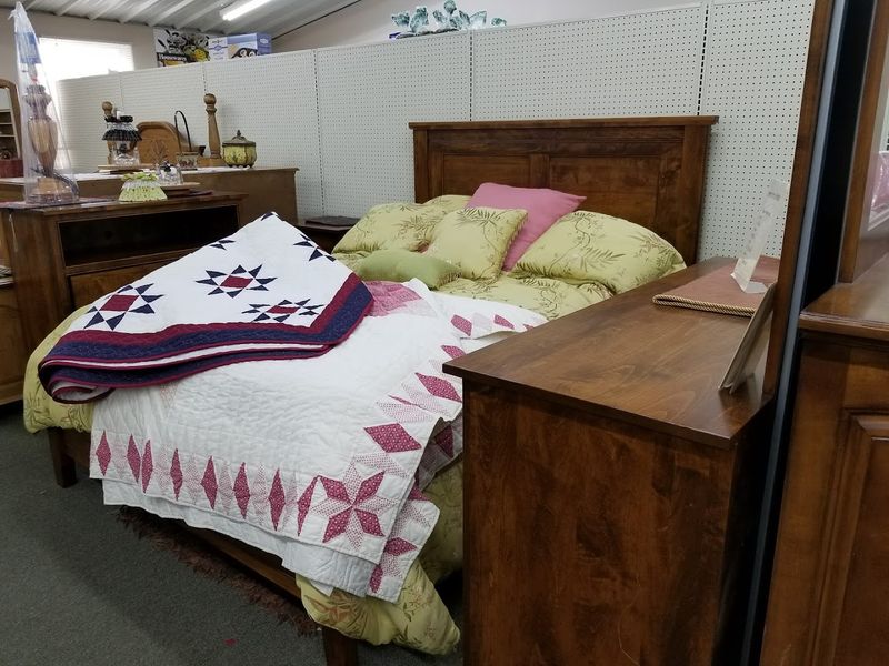 Quilts, Textiles, And Handmade Crafts