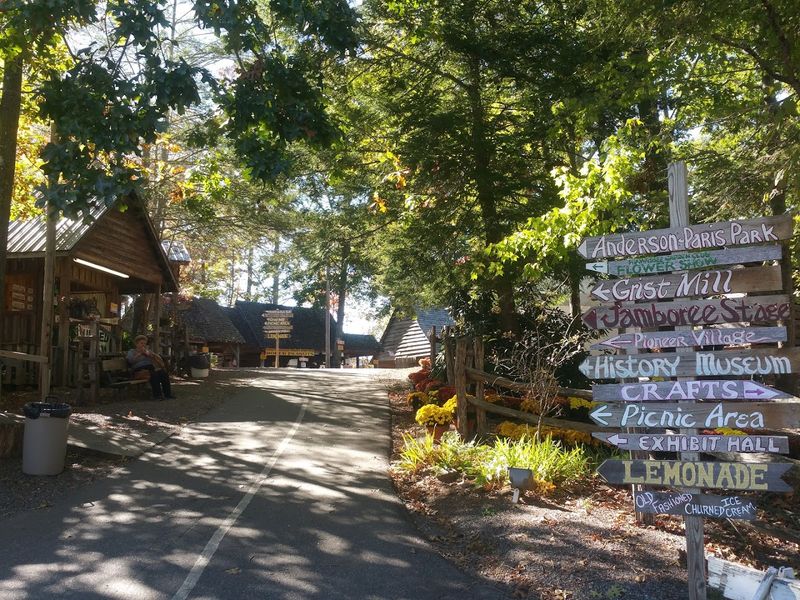 This Beautiful Hidden Mountain Fairgrounds In Georgia Is A Magical Escape From The City - Decor Hint A True Escape From City Life
