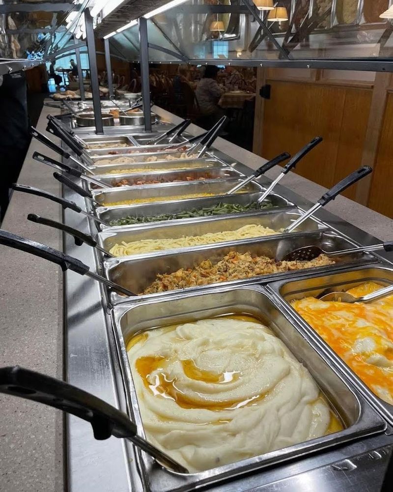 The Buffet That Keeps People Coming Back Twice