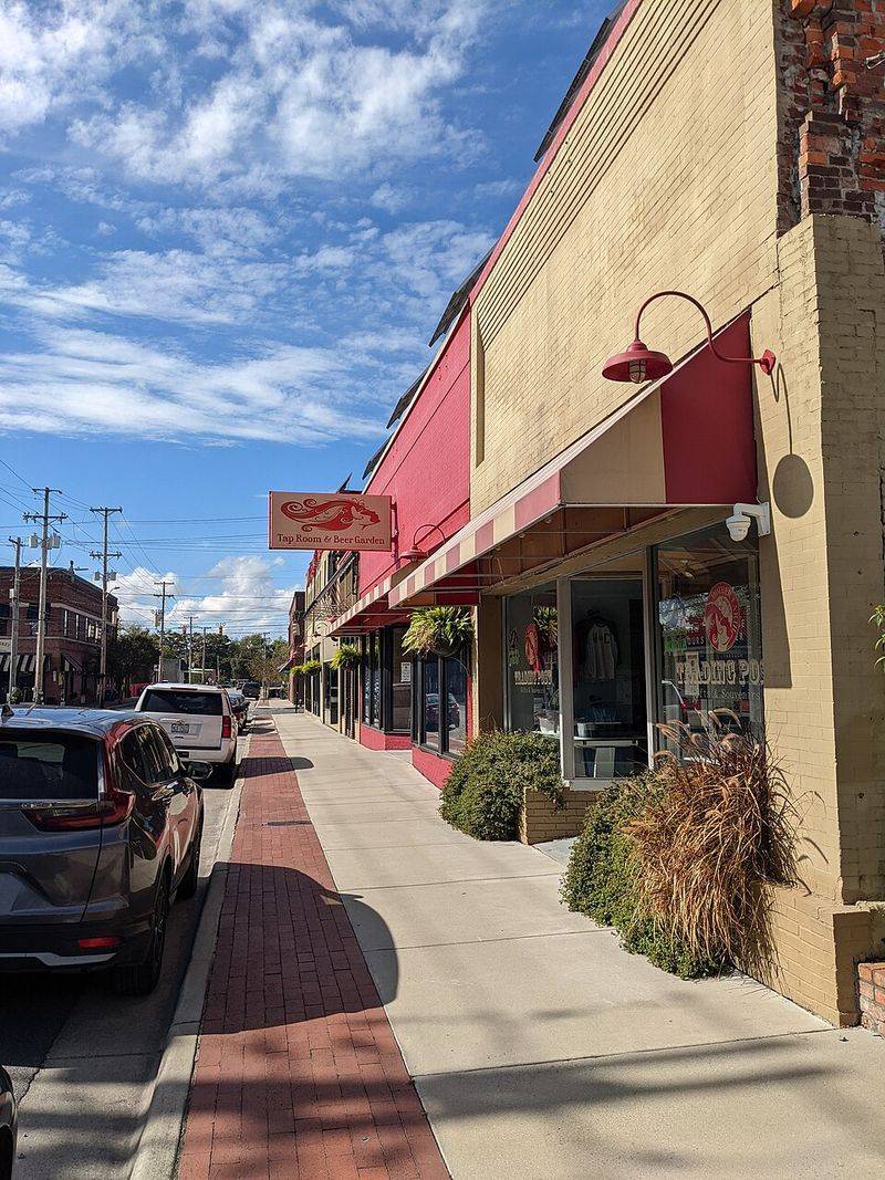 This Sleepy North Carolina Town Still Has Homes Under $150,000, And Moving There Might Make Sense - Decor Hint Eastern North Carolina Keeps Prices More Approachable