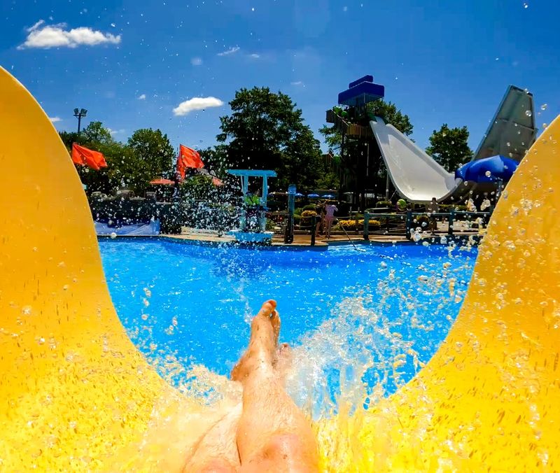 Wet 'n Wild Emerald Pointe Makes One Summer Day Feel Like A Full Vacation