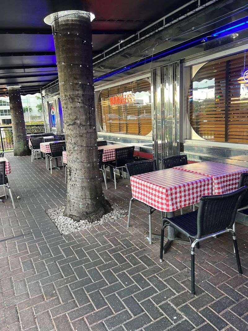This Old-School Florida Favorite Knows Exactly What Comfort Food Should Be - Decor Hint Pet-Friendly Patio Worth Knowing About