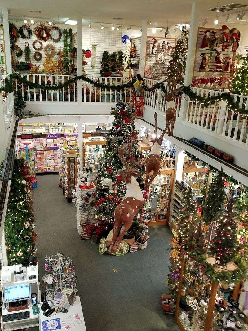 This Georgia Spot Celebrates Christmas 365 Days A Year And It's Absolutely Magical - Decor Hint An Ideal Stop During A Camping Or Mountain Getaway In The North Georgia Highlands