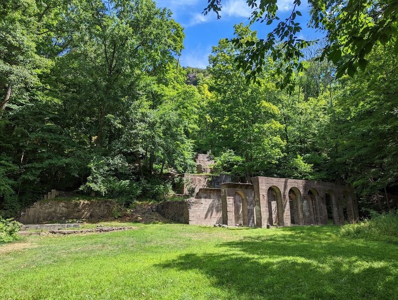 10 Connecticut Picnic Spots With Scenery That Feels Low-Key Stunning - Decor Hint Sleeping Giant State Park, Hamden