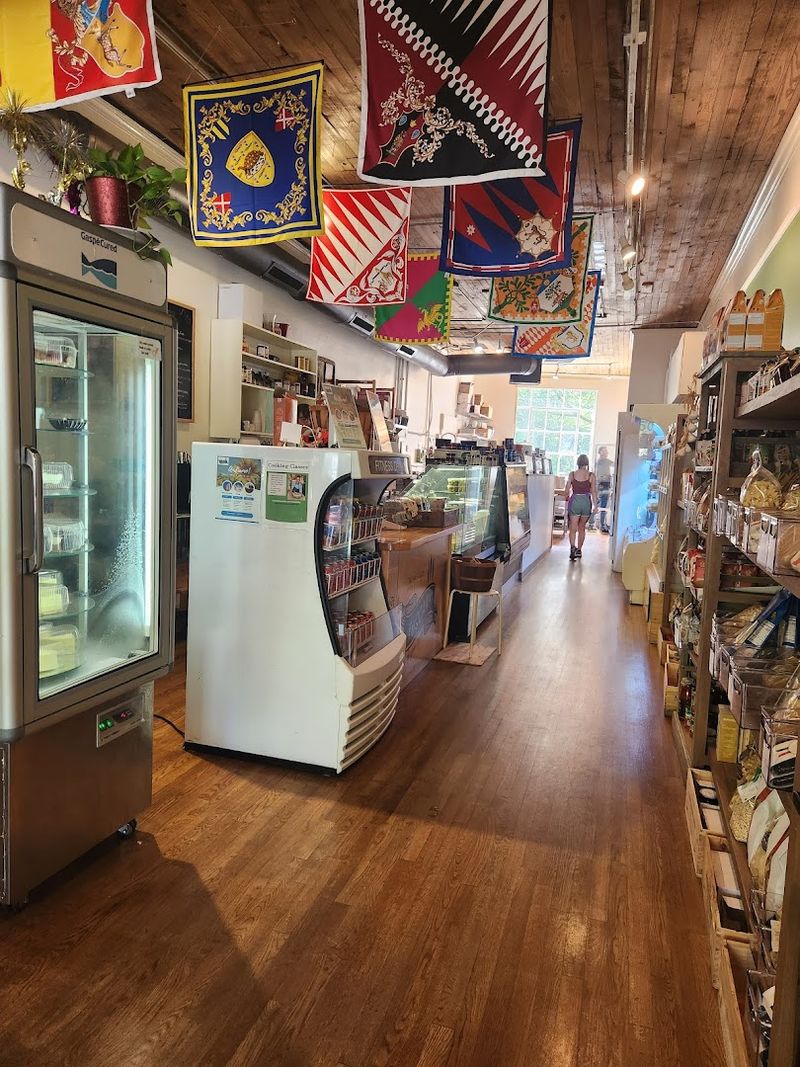 A Neighborhood Gem In Virginia Highland Atlanta