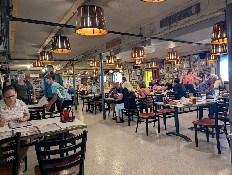 10 No-Frills Seafood Shacks In Florida That Are Totally Worth The Trip - Decor Hint Rustic Inn Crabhouse, Fort Lauderdale