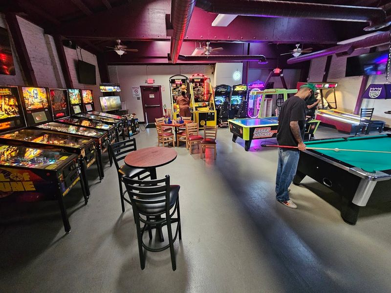 Henry's Lounge Sports Bar Grill and Arcade, Sacramento, California