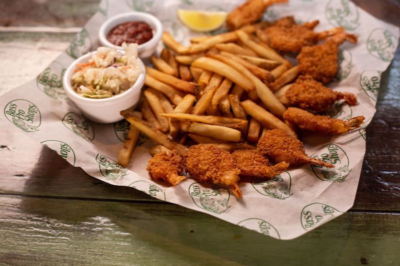 12 Missouri Restaurants Known For Their Distinctive Atmosphere And Menu - Decor Hint Hemingway's Blue Water Cafe