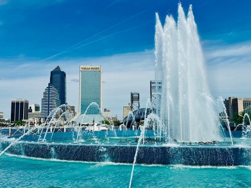 10 Best Things To Do In Jacksonville, Florida - Decor Hint Friendship Fountain