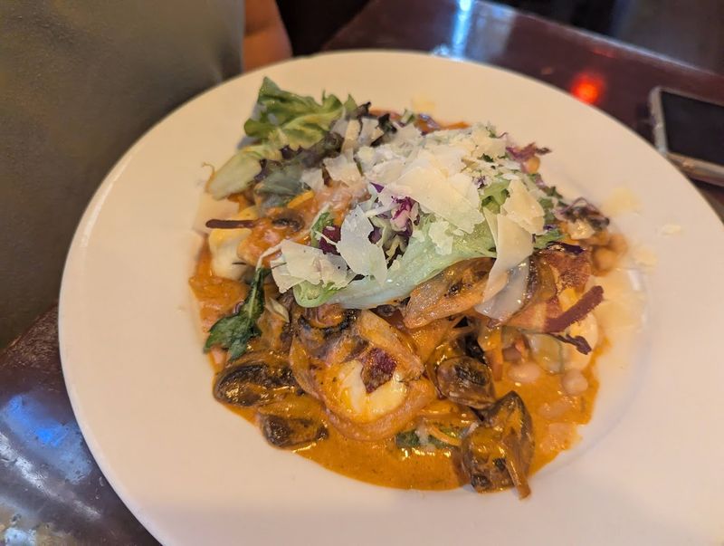 13 Oregon Restaurants That Prove Gluten-Free Dining Can Still Be Full Of Flavor - Decor Hint Verde Cocina Hillsdale