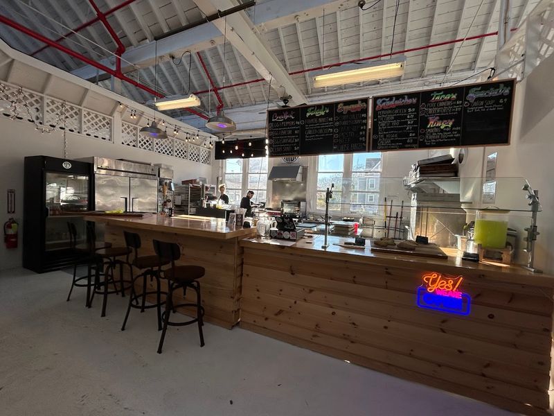 Masa, Stonington