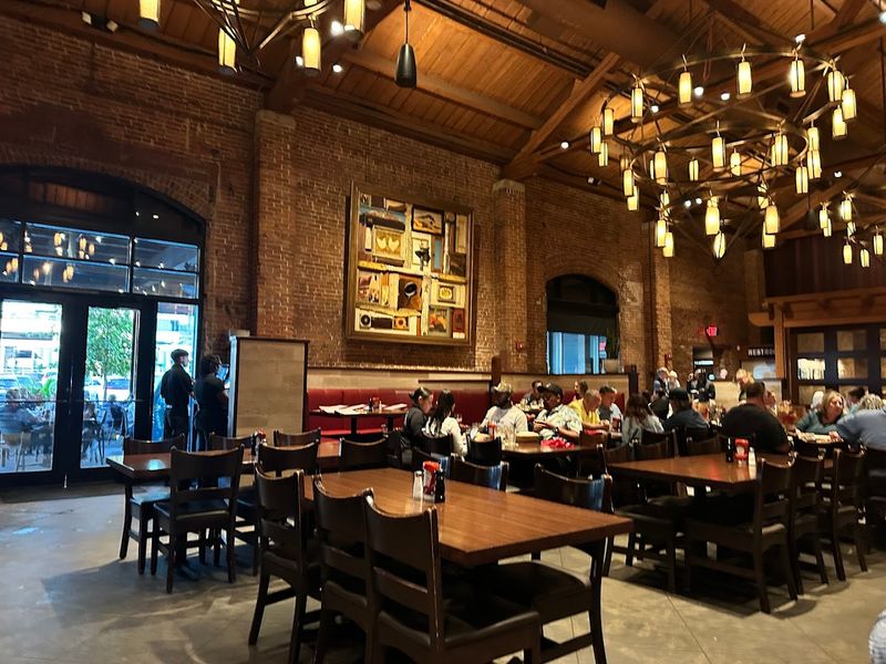 12 Missouri Restaurants Known For Their Distinctive Atmosphere And Menu - Decor Hint Jack Stack Barbecue Freight House