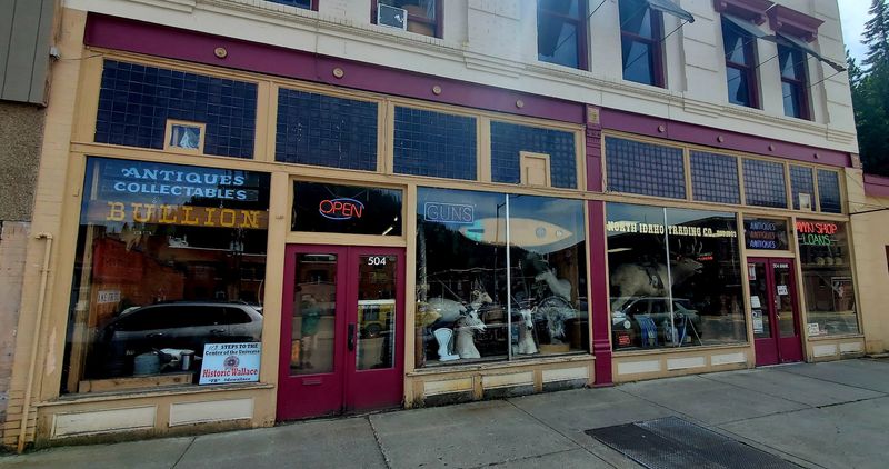 This Spooky Curiosity Shop In Idaho Feels Like Wandering Through A Haunted Attic - Decor Hint Skeleton Displays Bring The Curiosity Factor