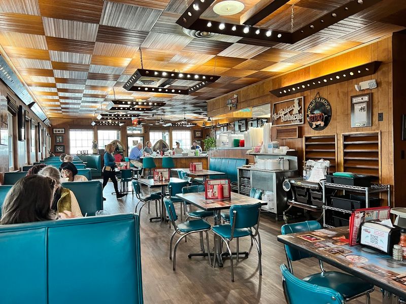 Bridges Barbecue Lodge