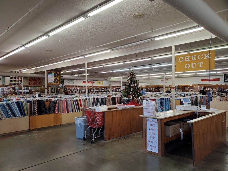 This Incredible Kentucky Fabric Wonderland Has Crafters Coming From Miles Around - Decor Hint Upholstery And Curtain Fabrics Beyond Just Quilting Cotton