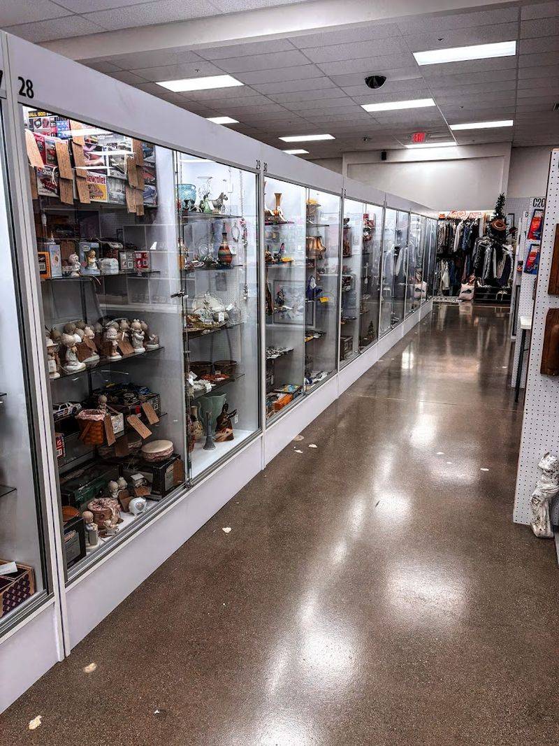 Route 27 Antique Mall