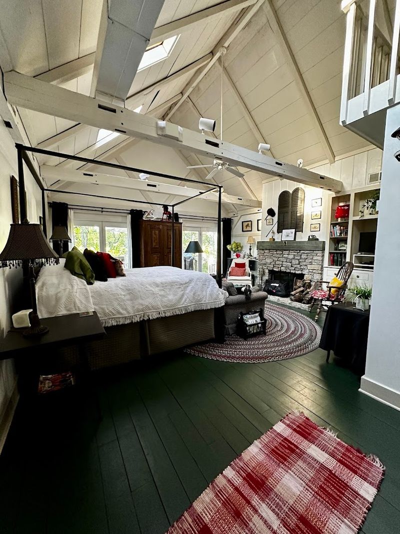 This Small Community In Kentucky Is Quietly Becoming One Of The Coolest Places In The South - Decor Hint Charming Bed And Breakfast Stays