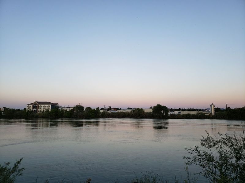 The Snake River Backdrop Makes Everything Feel Bigger