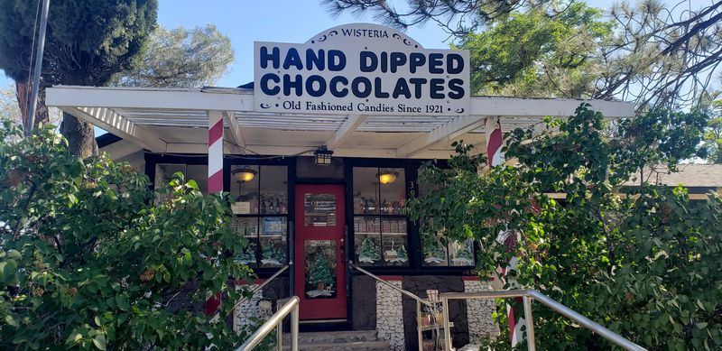 Wisteria Candy Cottage, Boulevard, California