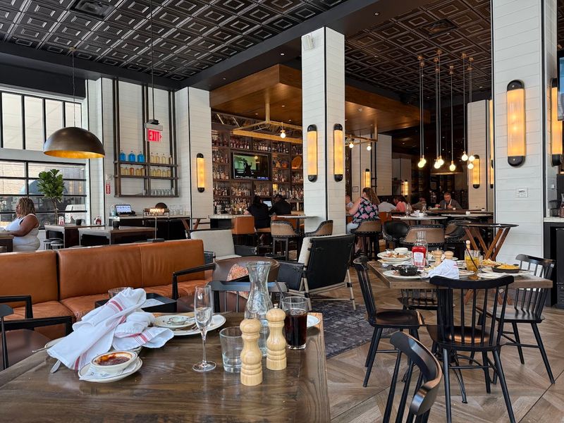 These Are Kentucky's Best Restaurants, According To ChatGPT - Decor Hint Porch Kitchen And Bar