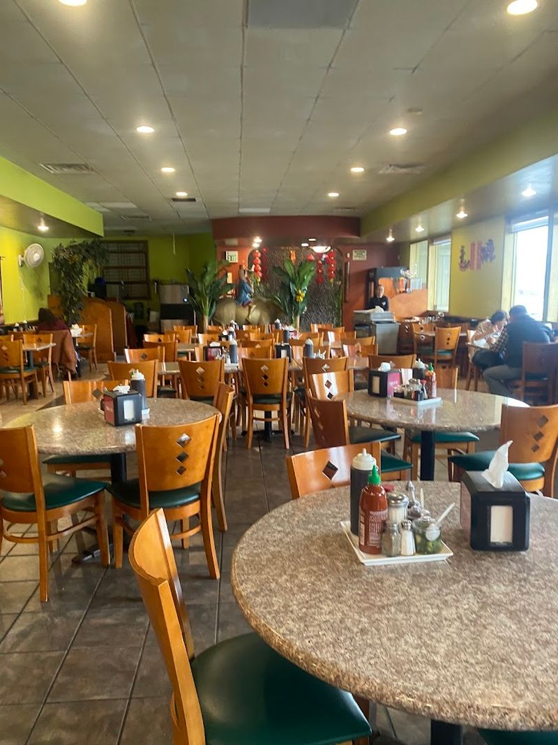 14 Sacramento, California Hole-In-The-Wall Restaurants Locals Would Rather Keep To Themselves - Decor Hint Pho Xe Lua, 5331 Stockton Blvd, Sacramento, California