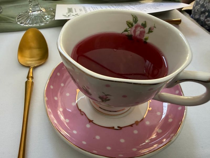 Browse Loose-Leaf Teas Like You Are Choosing A Personality