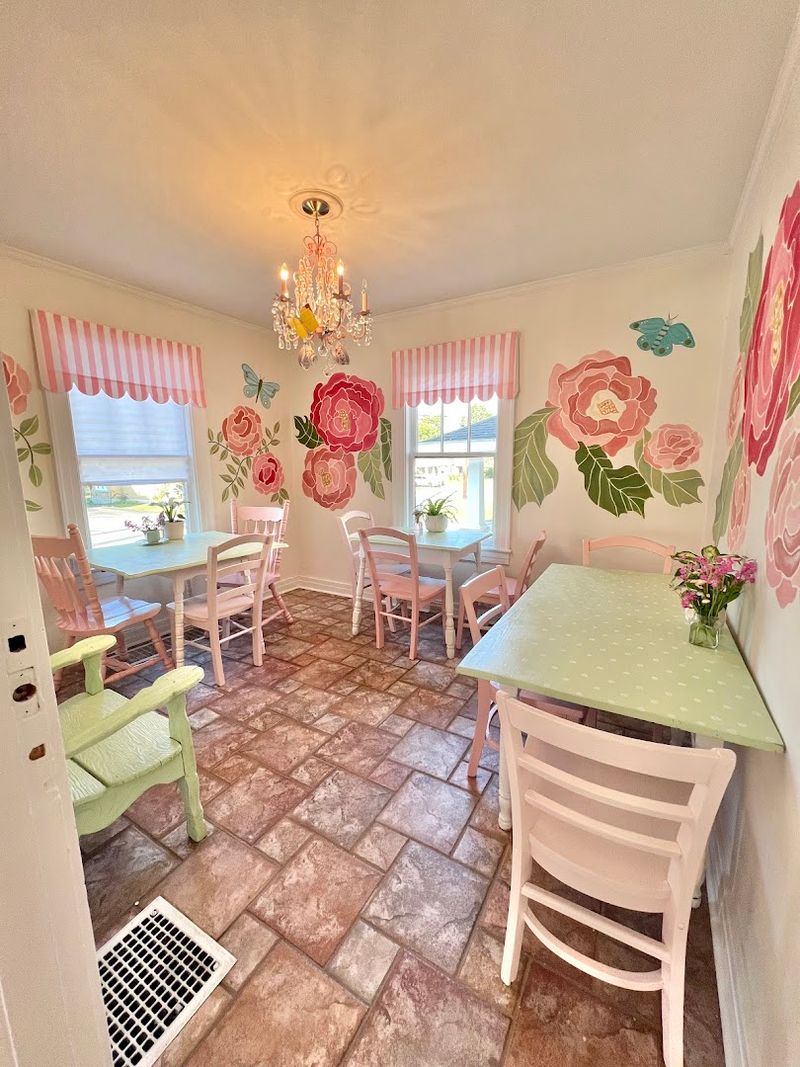 12 Places In Kentucky That Still Serve Tea And Scones The Way You Remember - Decor Hint Olive's Apron Bakery And Tea Shop