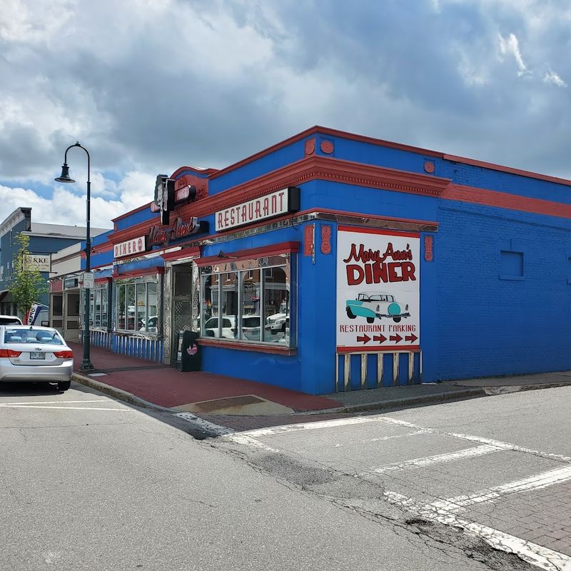 These 10 New Hampshire Diners Are Loved For Homemade Pies - Decor Hint MaryAnn's Diner, Derry