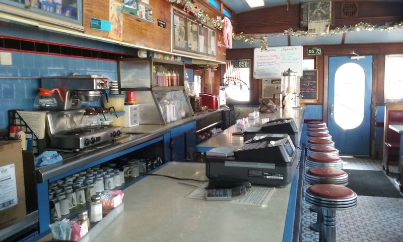 These 10 New Hampshire Diners Are Loved For Homemade Pies - Decor Hint Tumble Inn Diner, Claremont