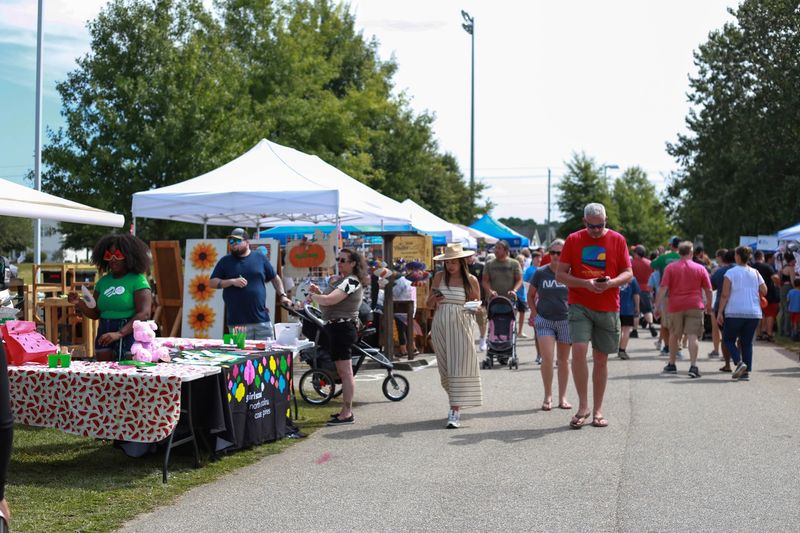 Food Vendors Make Snacking Part Of The Plan