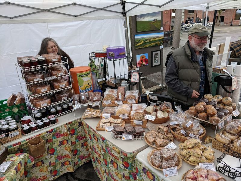 This Beloved Idaho Market Has Become Everyone's Weekend Tradition - Decor Hint Food Vendors Make Lingering Part Of The Routine
