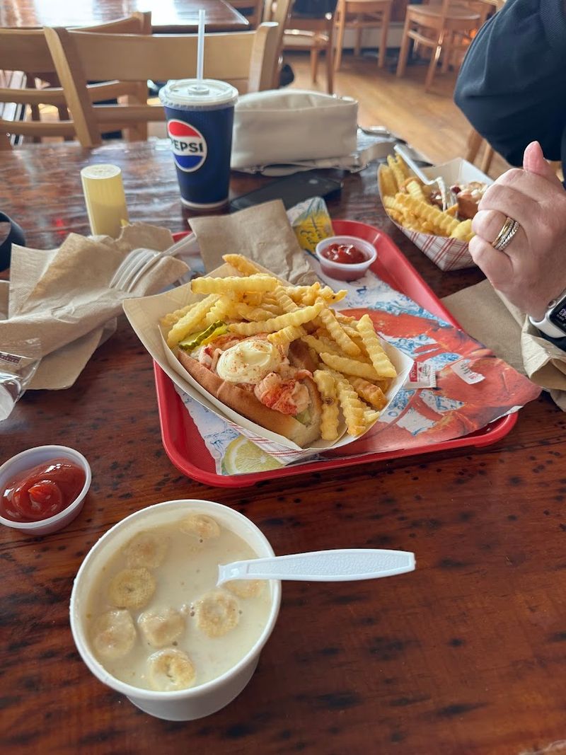 Clam Chowder That Earns Its Reputation