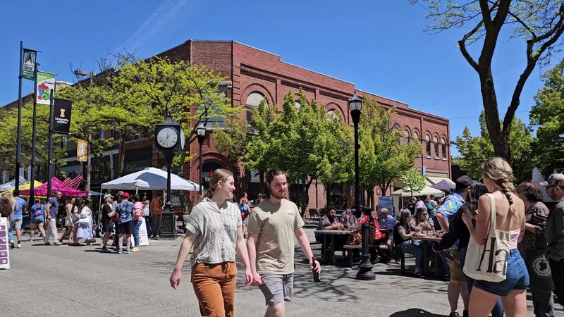 This Beloved Idaho Market Has Become Everyone's Weekend Tradition - Decor Hint Downtown Streets Turn Into The Main Event