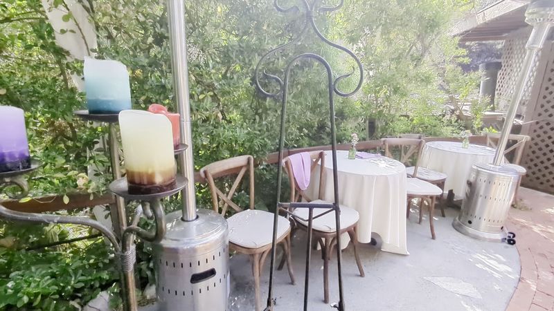 This Dreamy California Restaurant Lets You Dine Beneath Grand Sycamore Trees - Decor Hint Brunch, Lunch, And Dinner Service