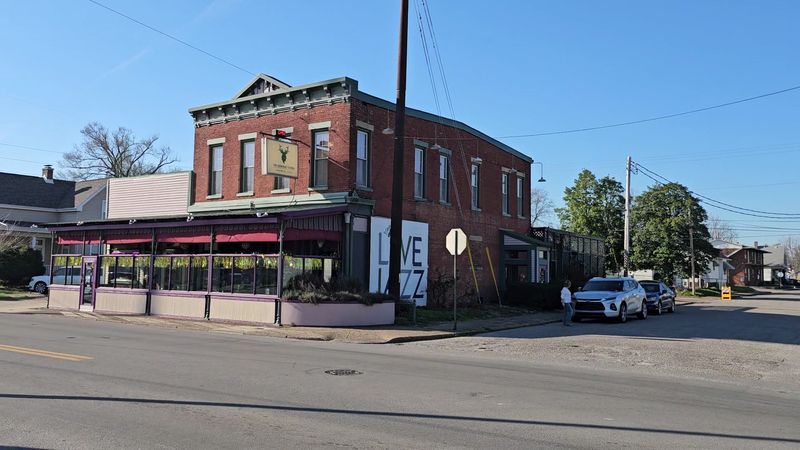 Deerhead Sidewalk Cafe & Bar