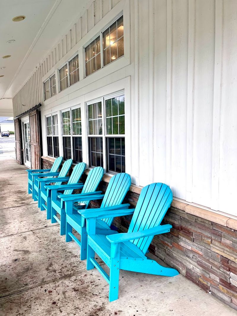 Discover A Small Connecticut Ice Cream Spot With Scoops Locals Can’t Stop Raving About - Decor Hint Plan A Stop On A Warm Afternoon