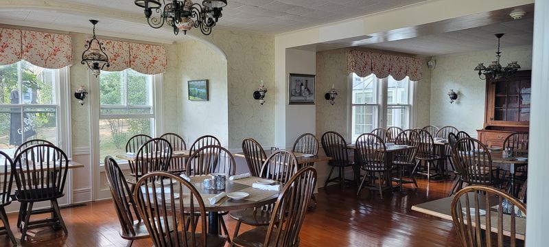 Hopkins Inn Restaurant, Warren