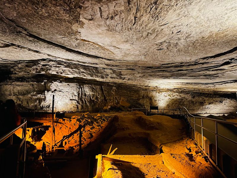 14 Hidden Kentucky Attractions Perfect For A Saturday Adventure - Decor Hint Mammoth Cave National Park