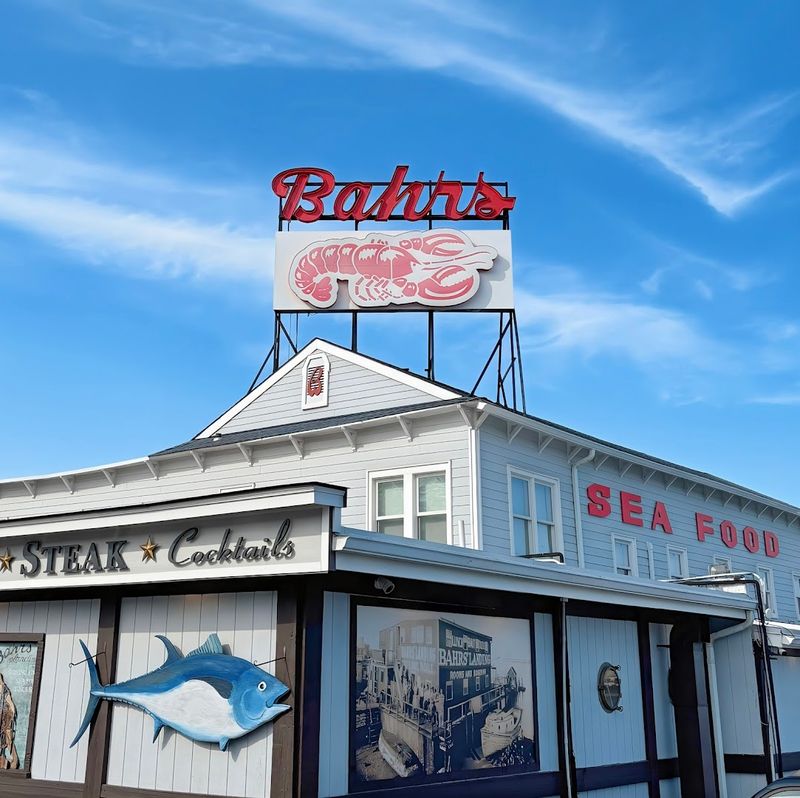 10 Low-Key Jersey Shore Restaurants Food Lovers Need To Try - Decor Hint Bahrs Landing