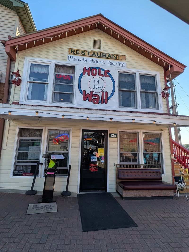People Drive From Across Georgia For The Outrageously Delicious Breakfast At This Down-Home Restaurant - Decor Hint A Location Right On The Town Square That Makes It Easy To Explore
