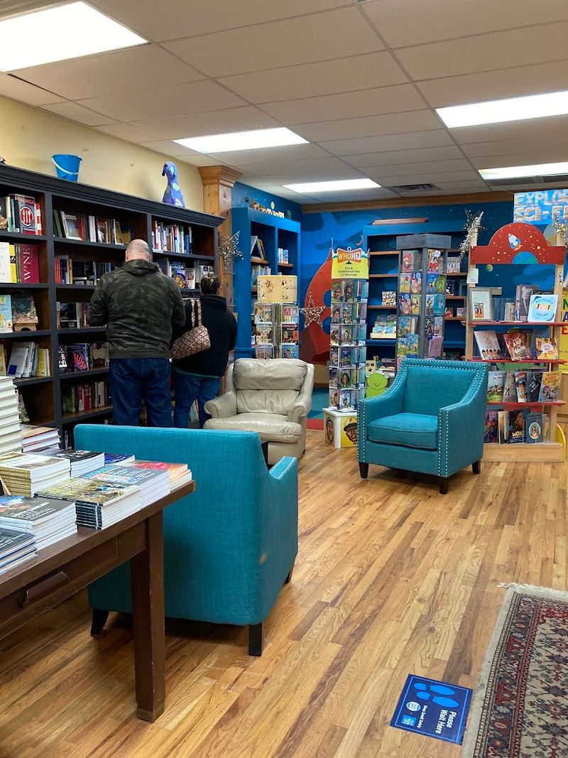 9 South Carolina Bookstores That Invite You To Stay And Browse For Hours - Decor Hint Books On Broad, Camden