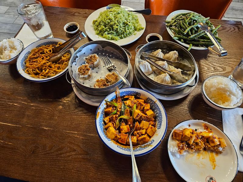 11 Chinese Restaurants In Connecticut That Locals Trust For Comforting Favorites - Decor Hint Chef Jiang, Farmington